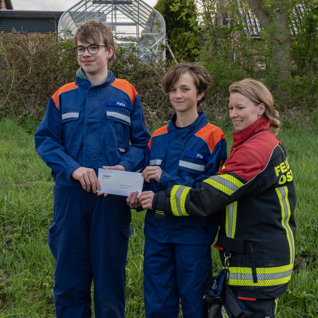 Spendenübergabe an die Jugendfeuerwehr